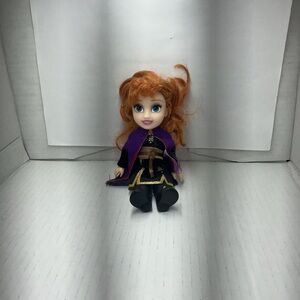 Disney frozen 2 Anna Adventure doll ,with dress ,travel cape and black boots